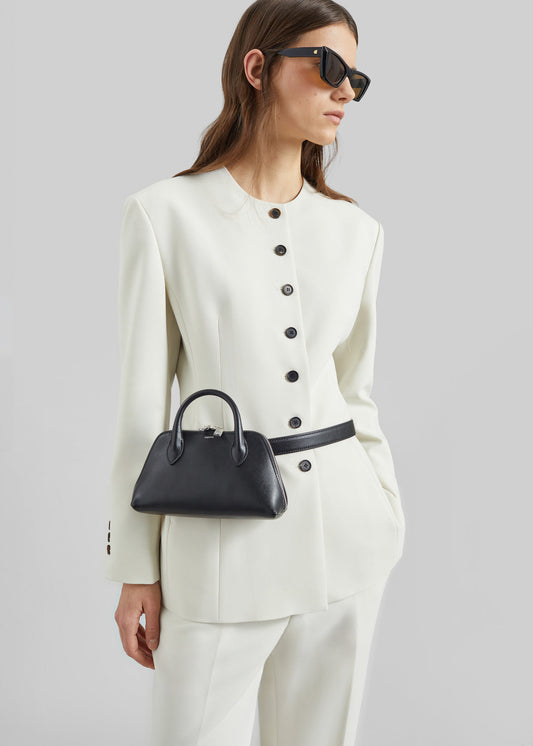 XAYWEAR Elegant White Blazer Jacket for Stylish Outfits
