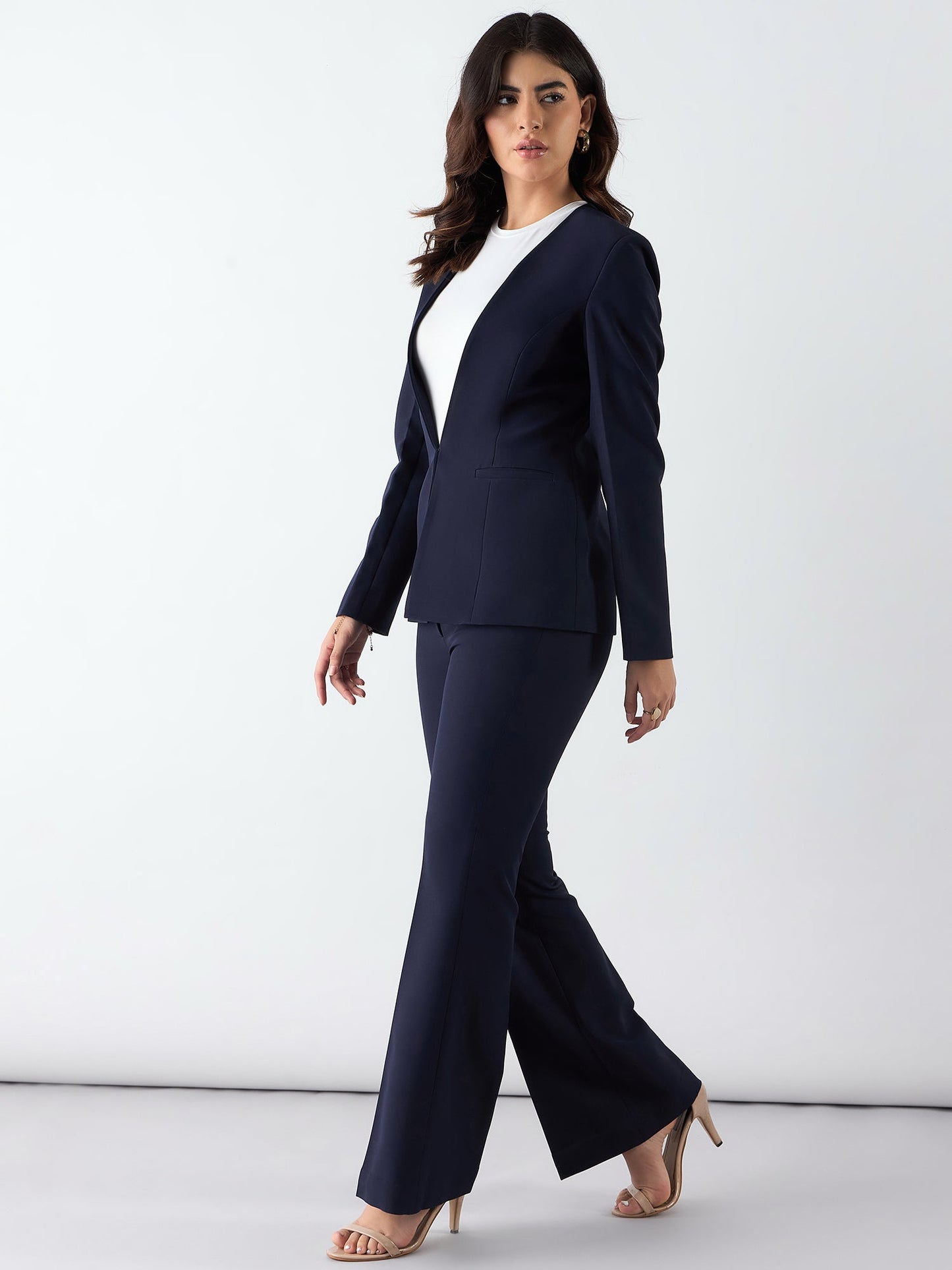 XAYWEAR Tailored Power Suit for Women - Elegant Style