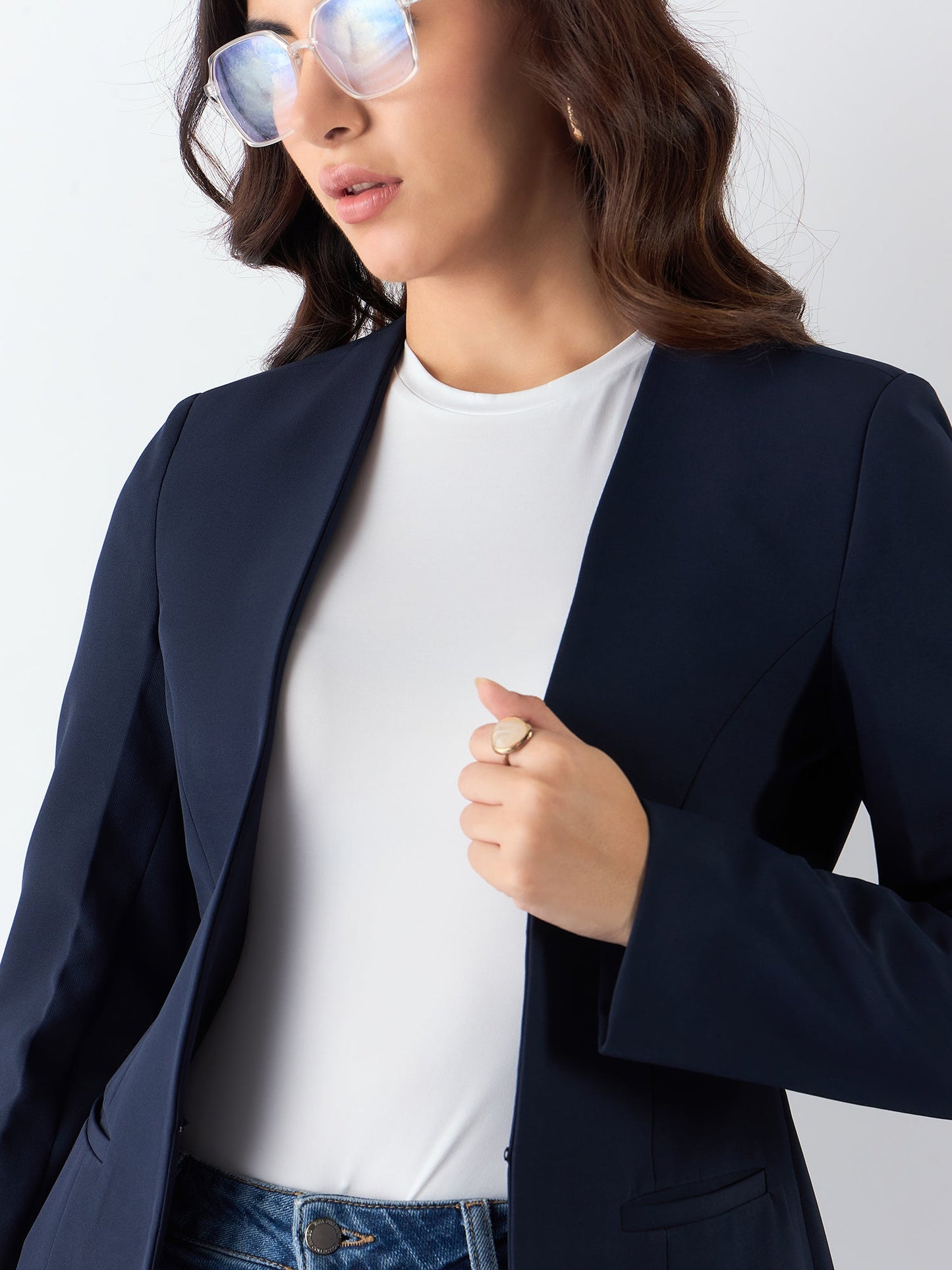 XAYWEAR Tailored Power Suit for Women - Elegant Style