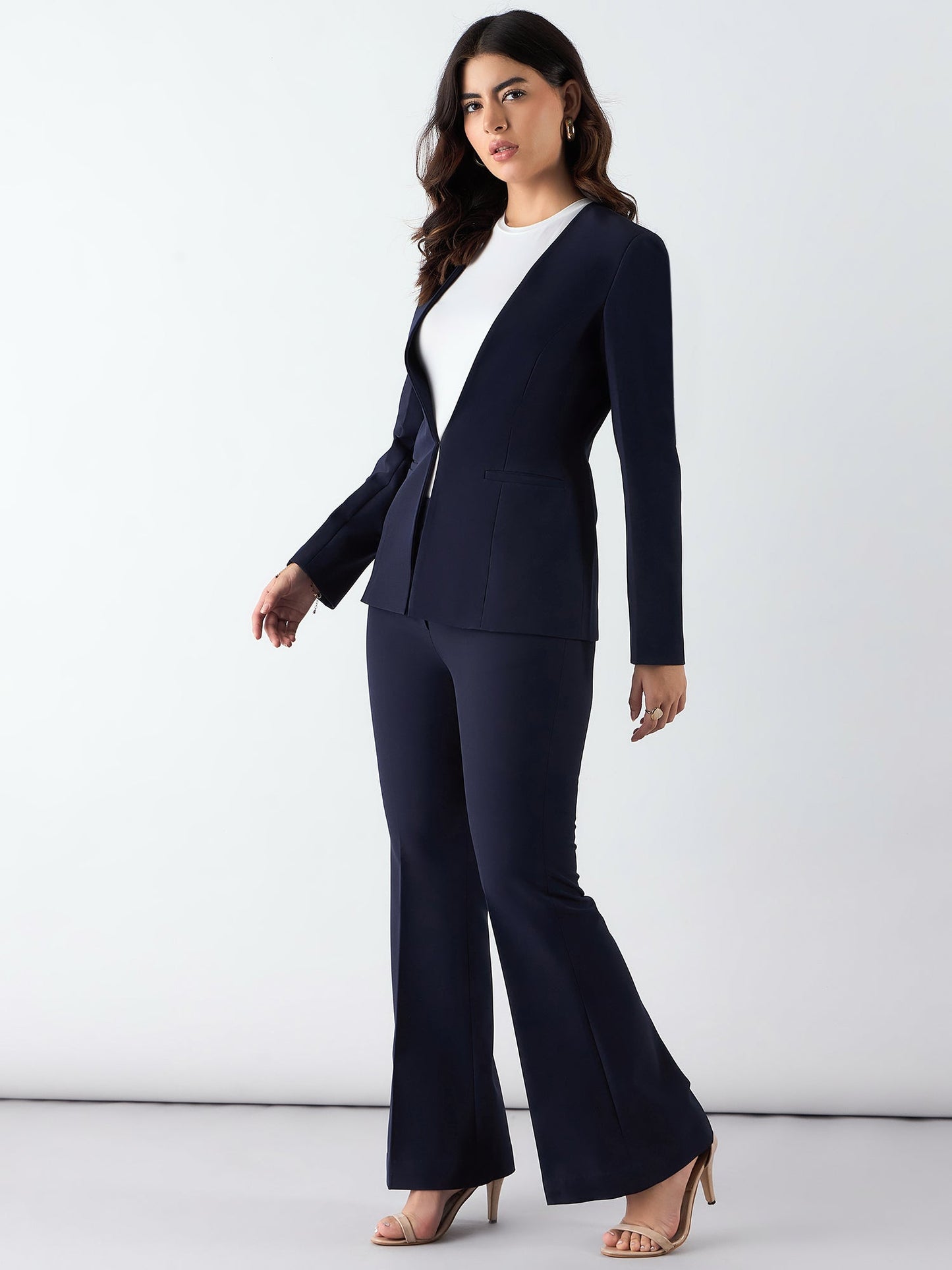 XAYWEAR Tailored Power Suit for Women - Elegant Style