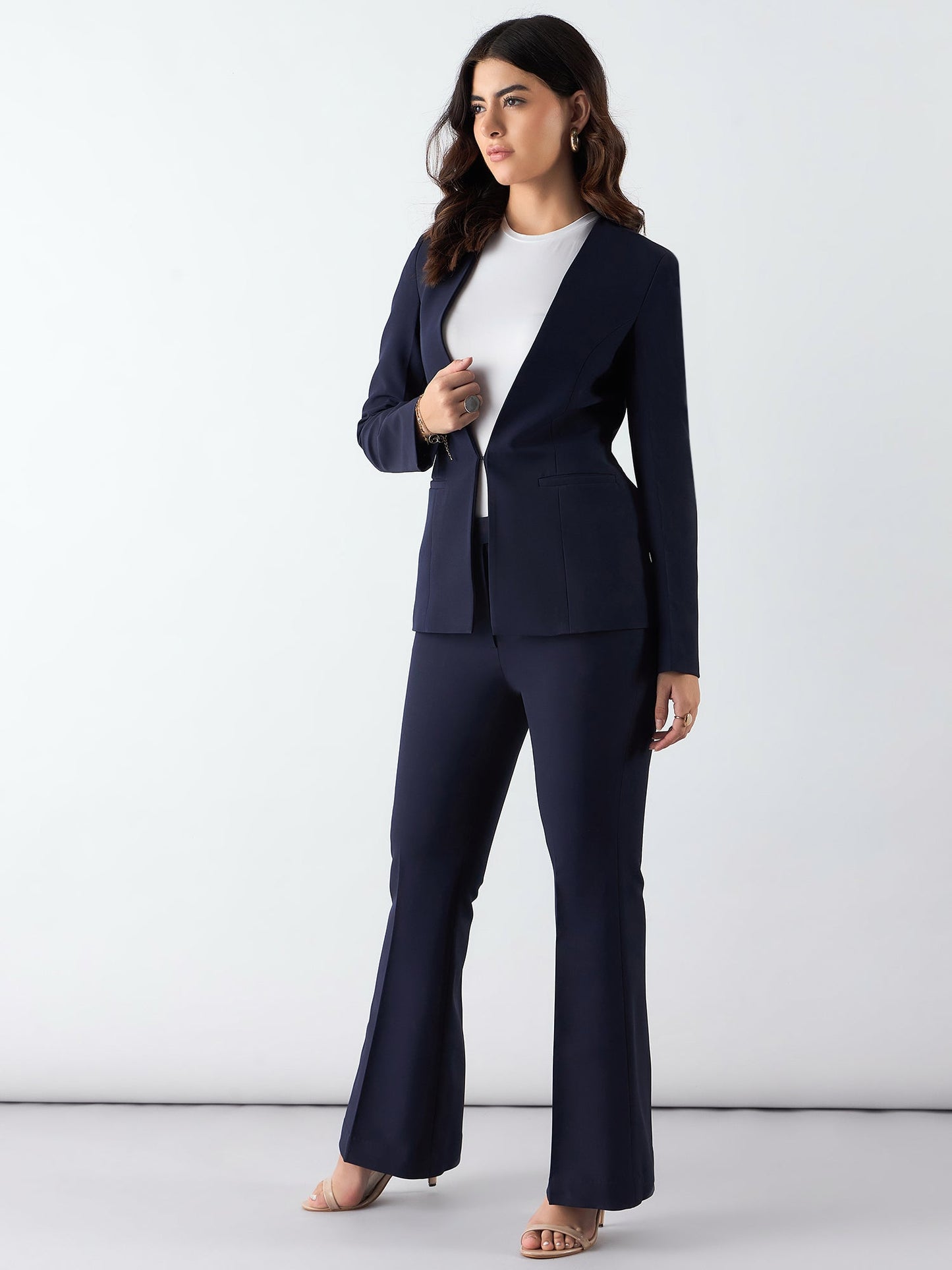 XAYWEAR Tailored Power Suit for Women - Elegant Style