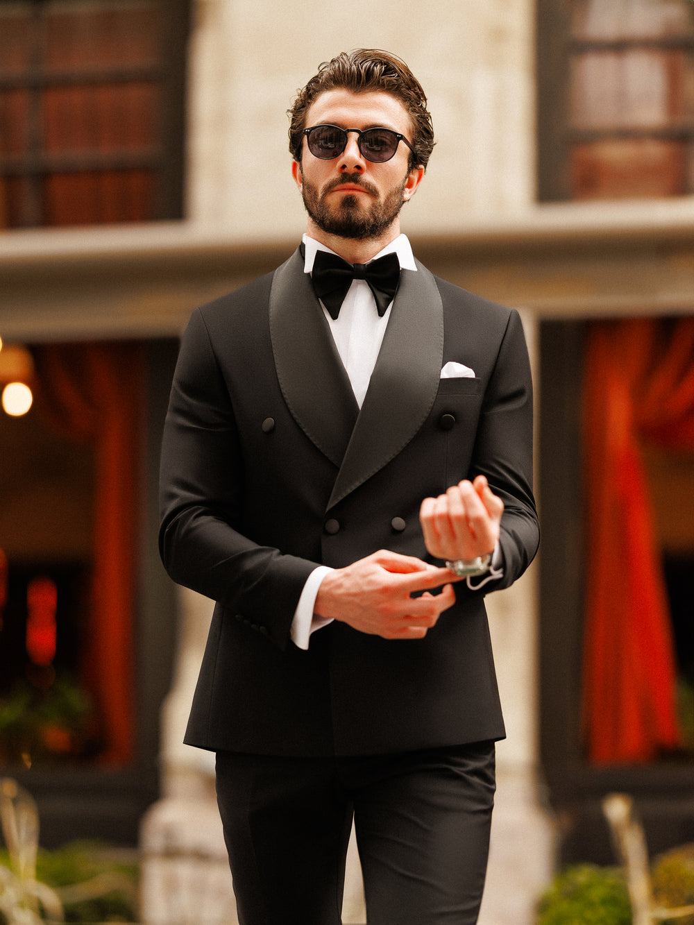 XAYWEAR Slim-Fit Peak Lapel Tuxedo Two-Piece Suit for Men