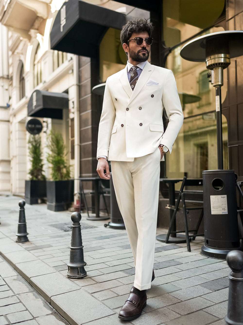 XAYWEAR white suit for men with double-breasted blazer and tailored pants on a city street