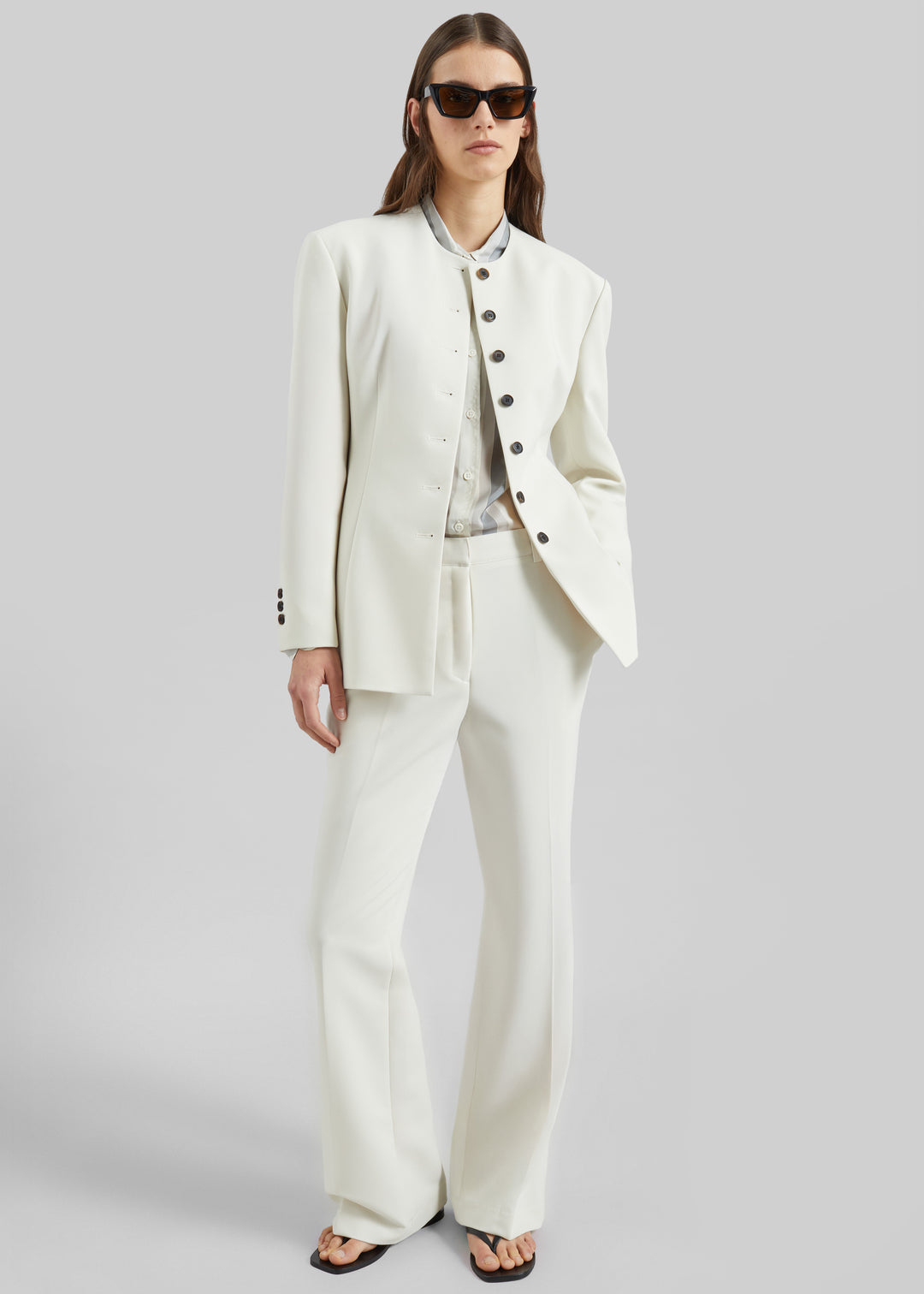 XAYWEAR Elegant White Blazer Jacket for Stylish Outfits