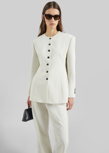 XAYWEAR Elegant White Blazer Jacket for Stylish Outfits