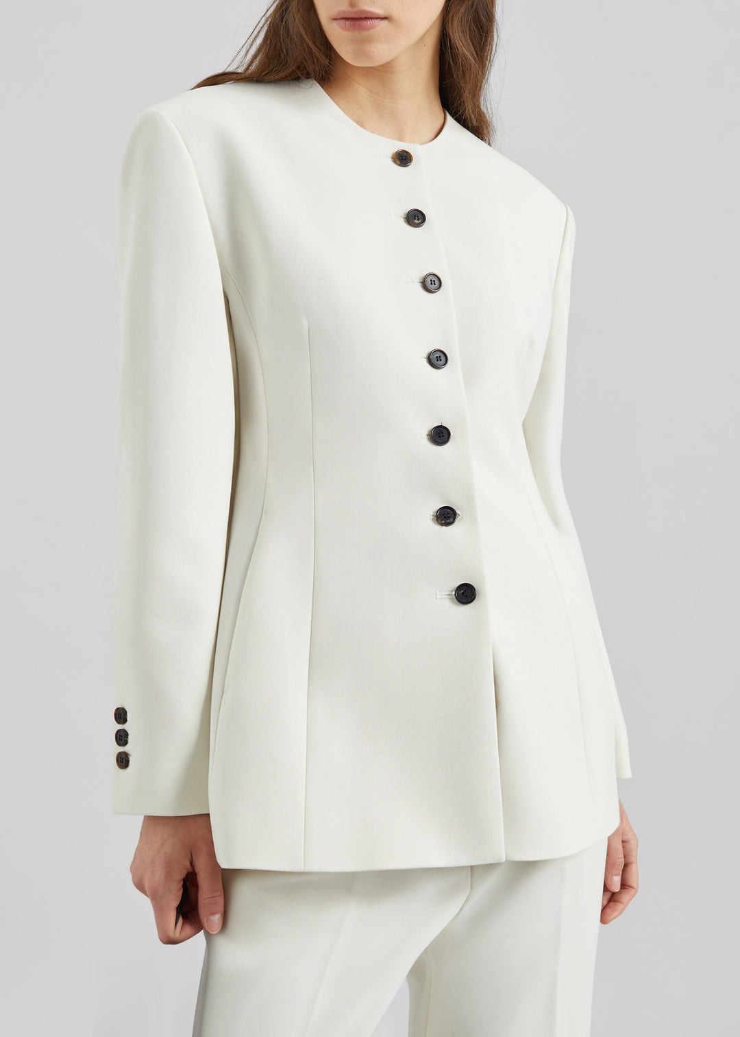 XAYWEAR Elegant White Blazer Jacket for Stylish Outfits