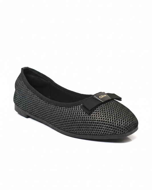 XAYWEAR Women's Black-White Dotted Casual Pumps