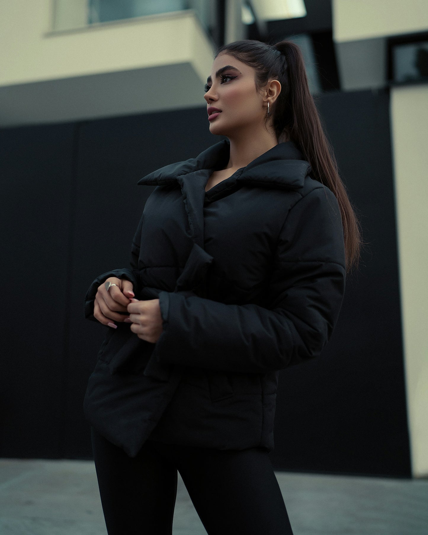 XAYWEAR black puffer jacket for women with high collar and warm insulated design