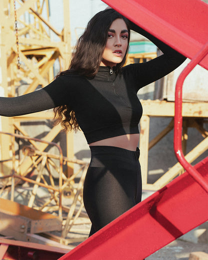 XAYWEAR black women gym wear set with long sleeves and high-waisted leggings outdoor fashion