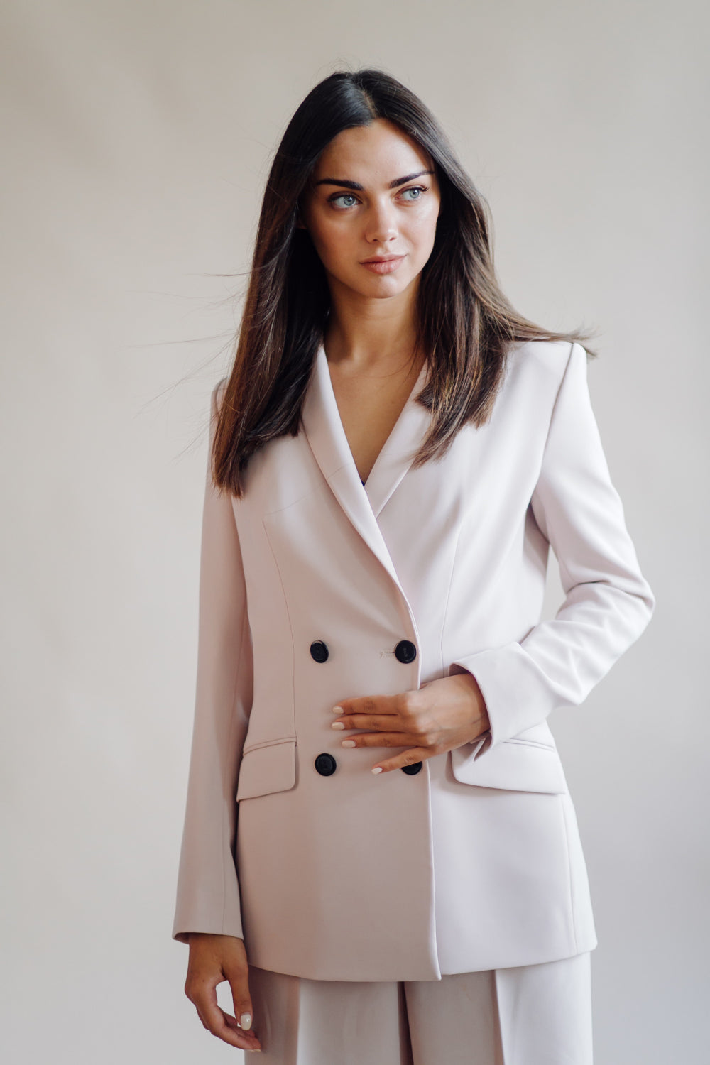 XAYWEAR Ivory suit for women, featuring a stylish double-breasted blazer with sleek lines and pockets
