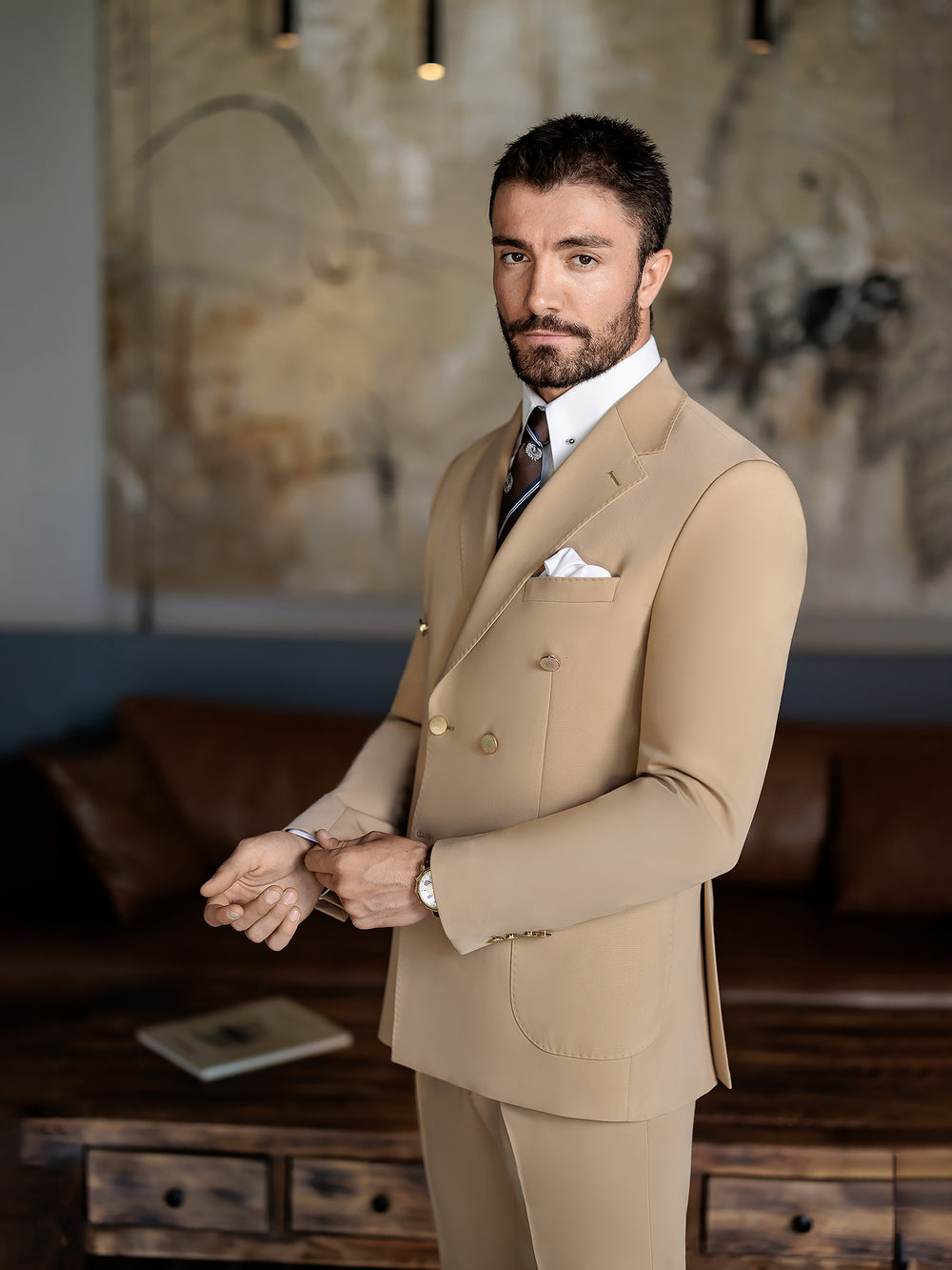 XAYWEAR beige suit for men with double-breasted jacket and white pocket square