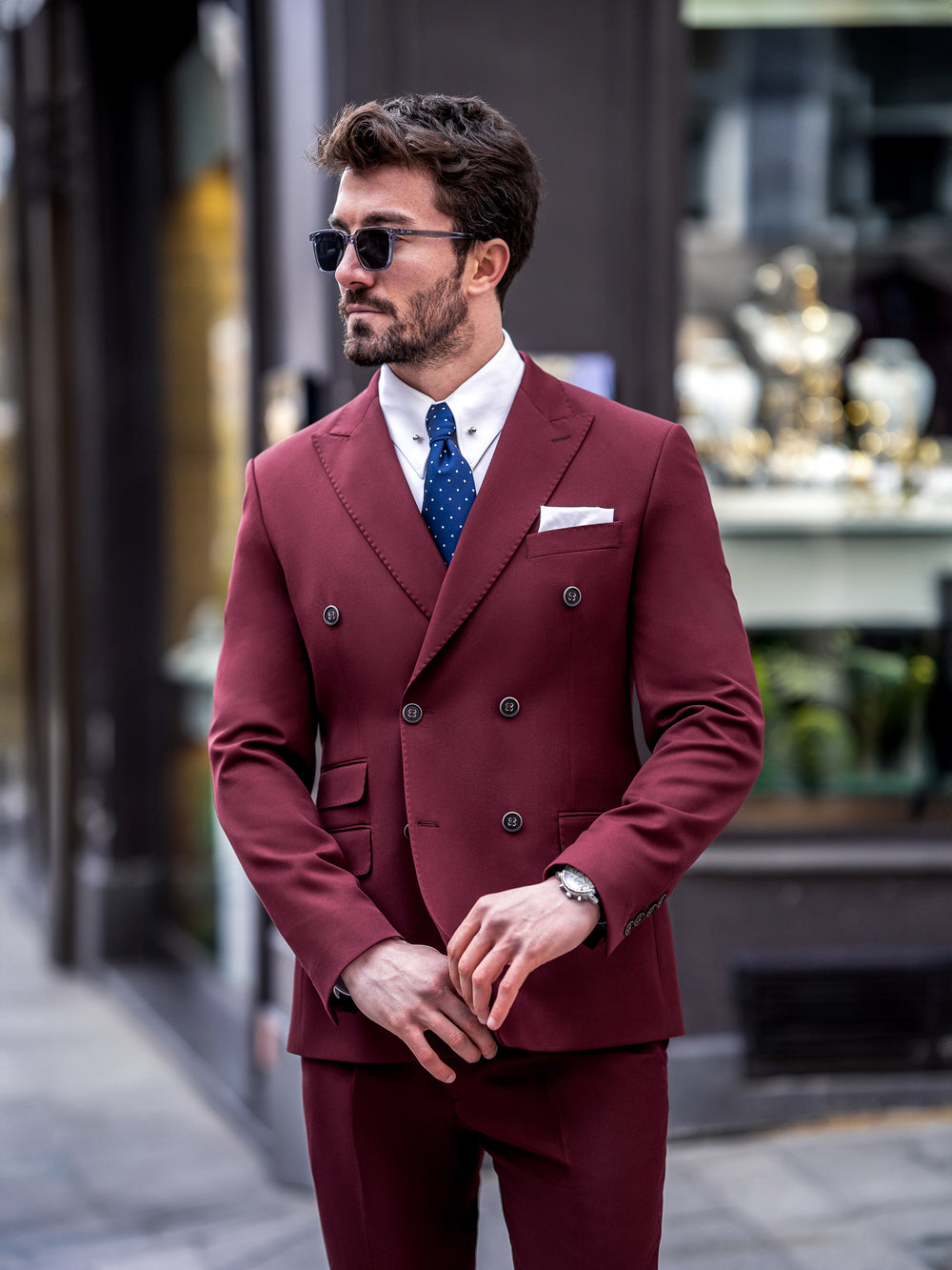 XAYWEAR men suit in burgundy double-breasted design with white shirt and blue tie
