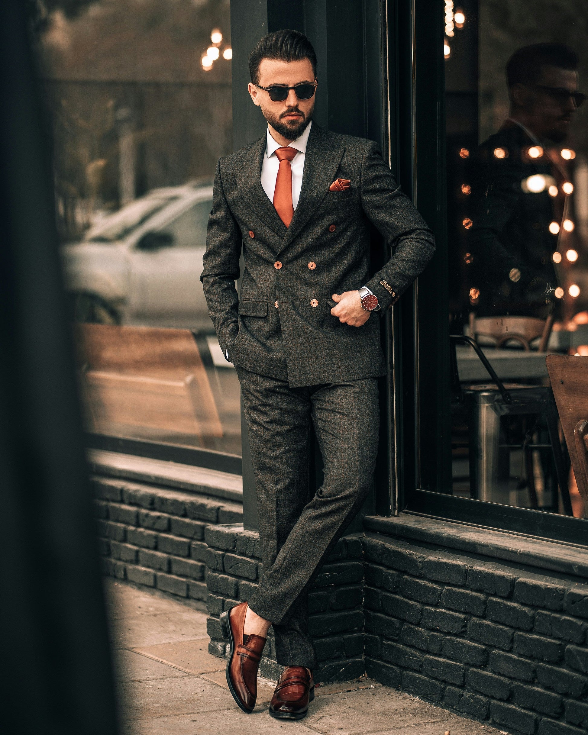 XAYWEAR Monarch double-breasted suit in grey with stylish details for formal occasions