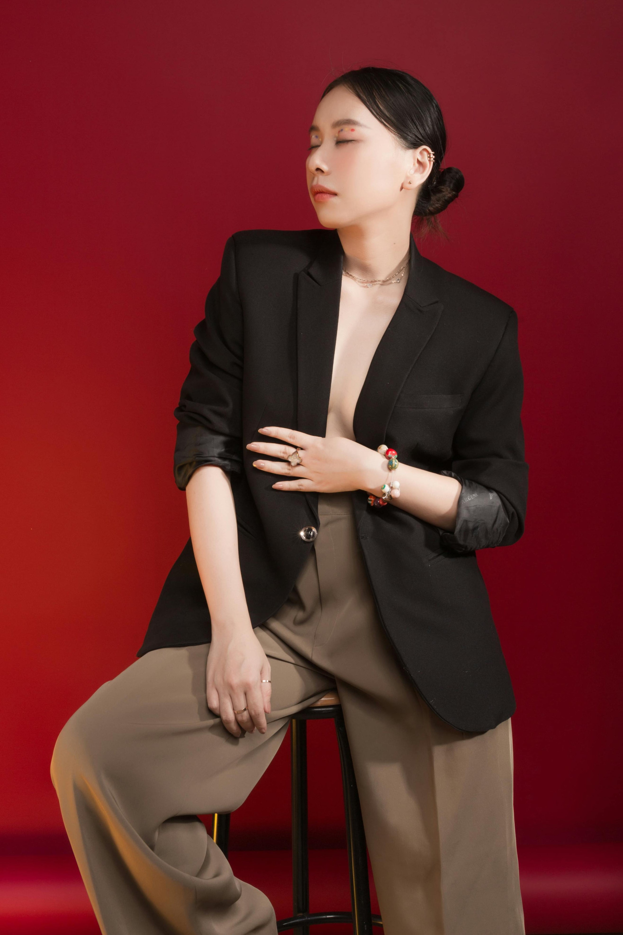 xaywear-women-formal-wear-portrait-banner