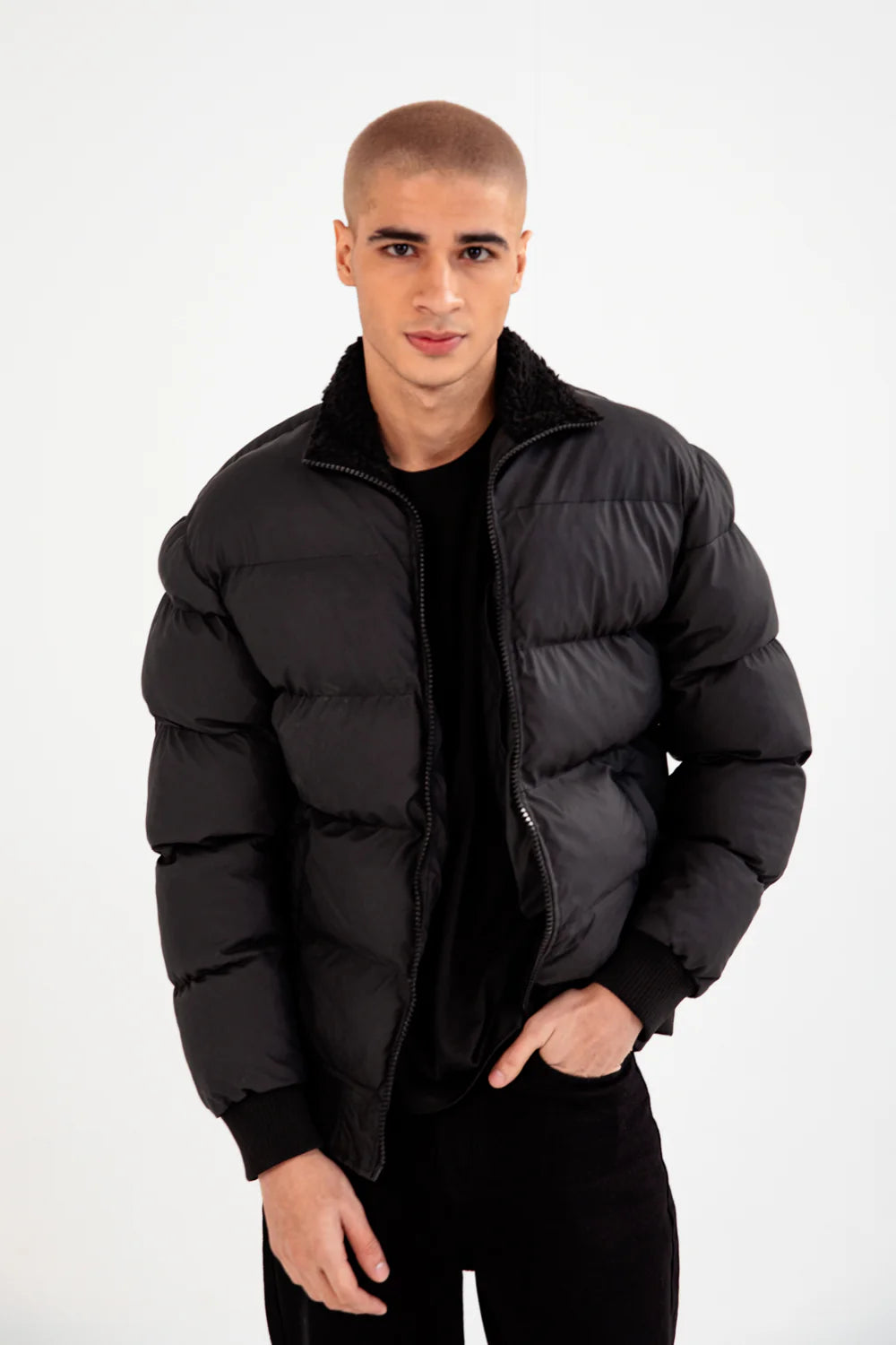 XAYWEAR Black Puffer Jacket for Men with a Stylish Design and Cozy Fit