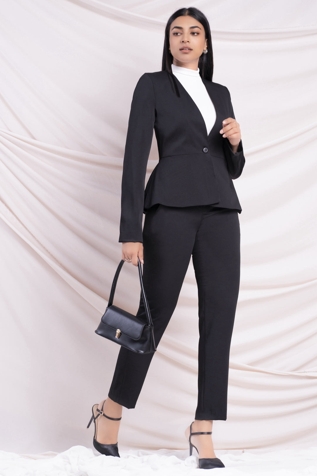 XAYWEAR formal suit for women in black with tailored blazer and slim pants